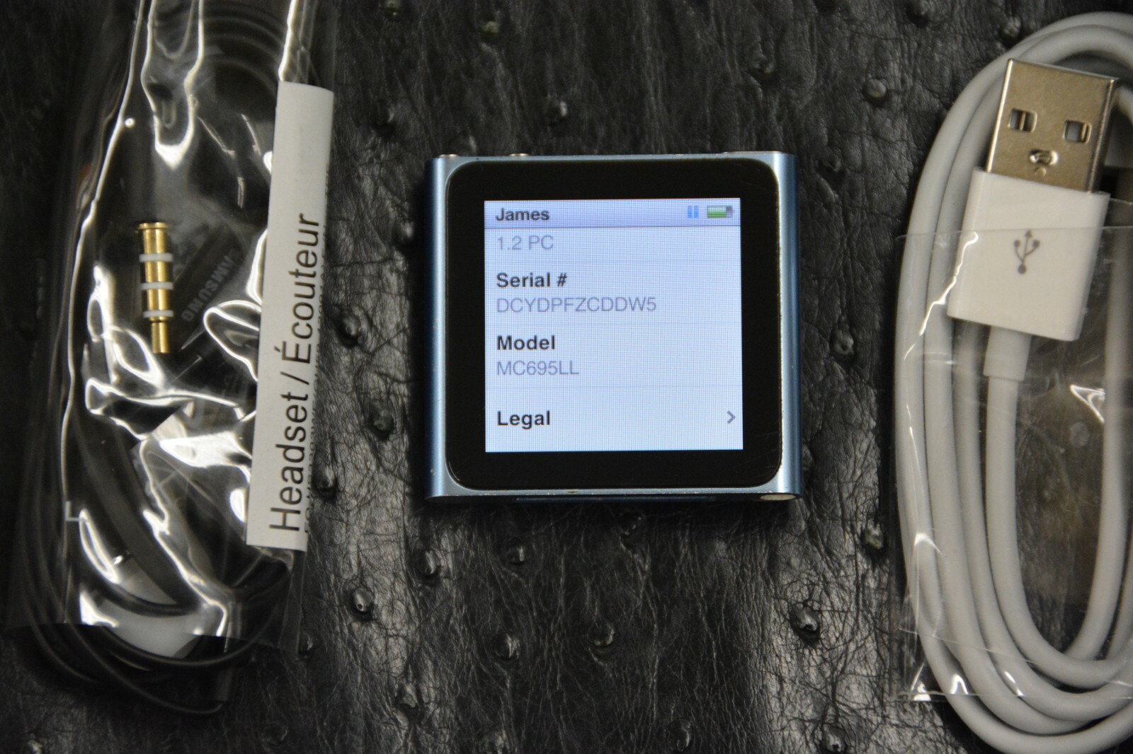 Apple MC695LL iPod Shuffle nano 6th Generation - Blue - (16 GB) MP3 Player