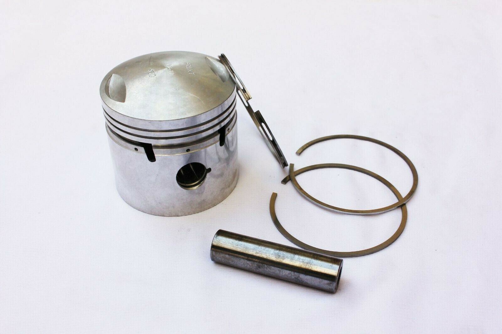 FOR ROYAL ENFIELD BULLET 500cc STANDARD SIZE COMPLETE PISTON KIT . QUALTY 