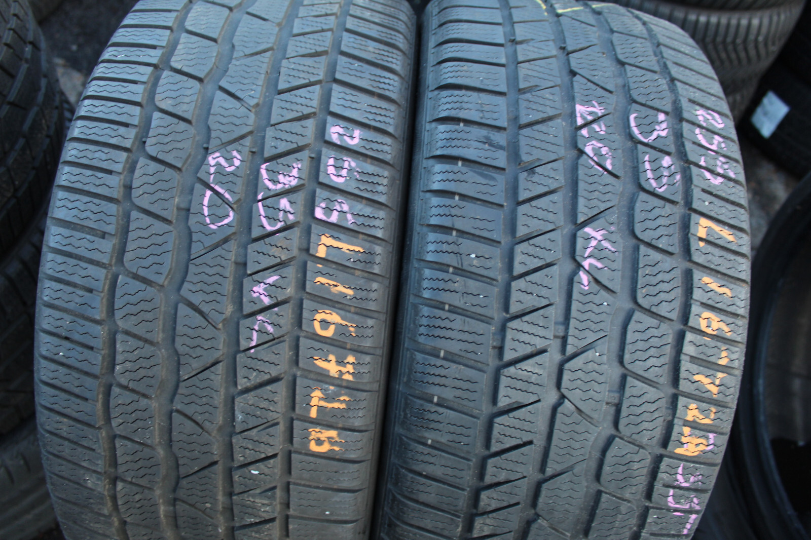 255 35 20 Continental, Winter, XL, M+S, 97W, x2 A Pair 6.0mm (F1_tyres) L1672