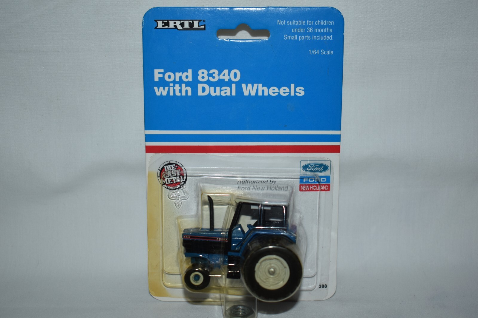 【アメリカン雑貨】ERTL FORD Amazon.com: ERTL 1/64 Ford 5000 Wide Front with FFA Logo