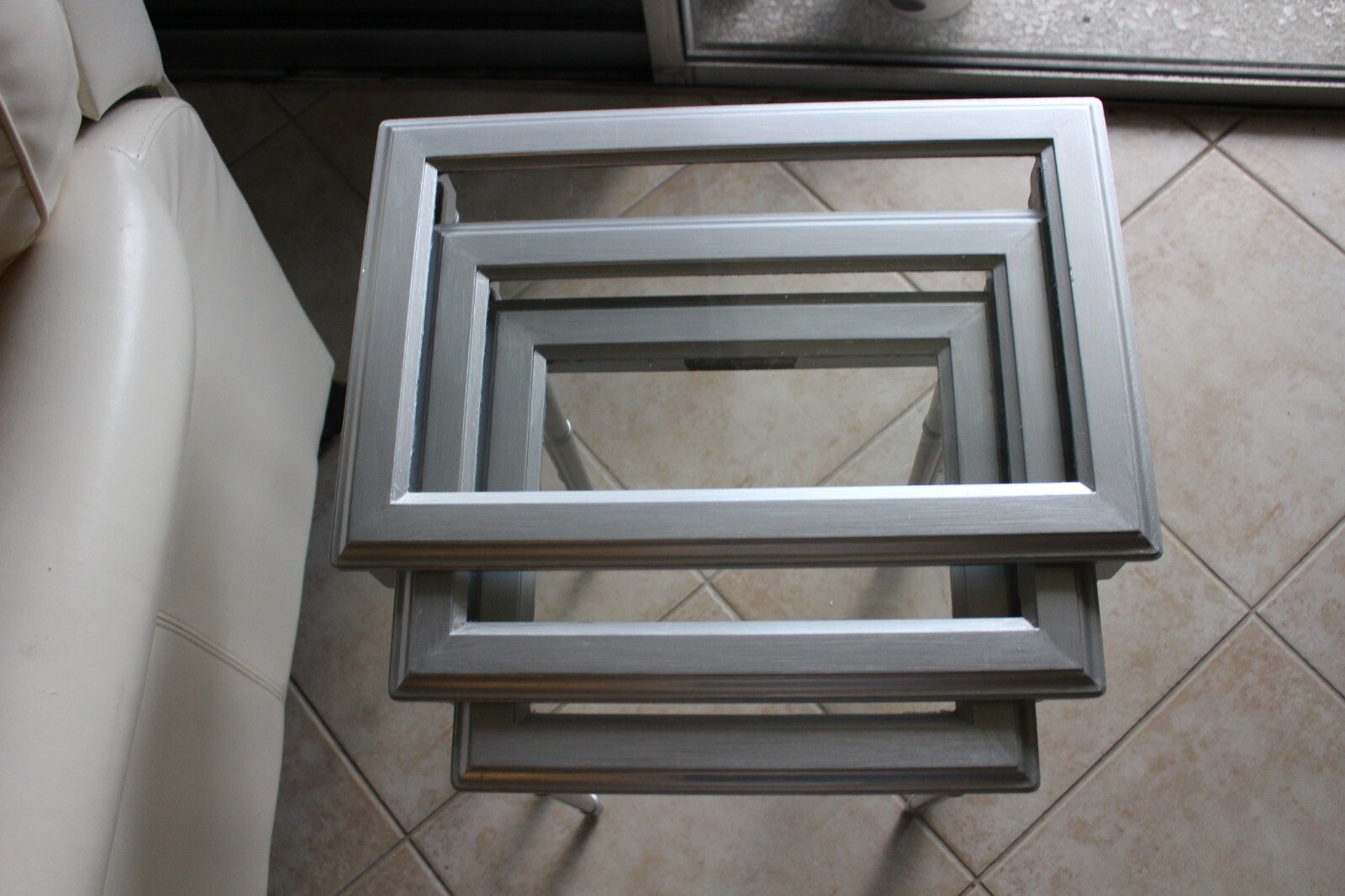 1960s True Grand Rapids Antique Mahogany Nesting Tables Glass Top Set of 3