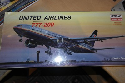 MINICRAFT 1:144 BOEING 777-200 UNITED AIRLINES 14483