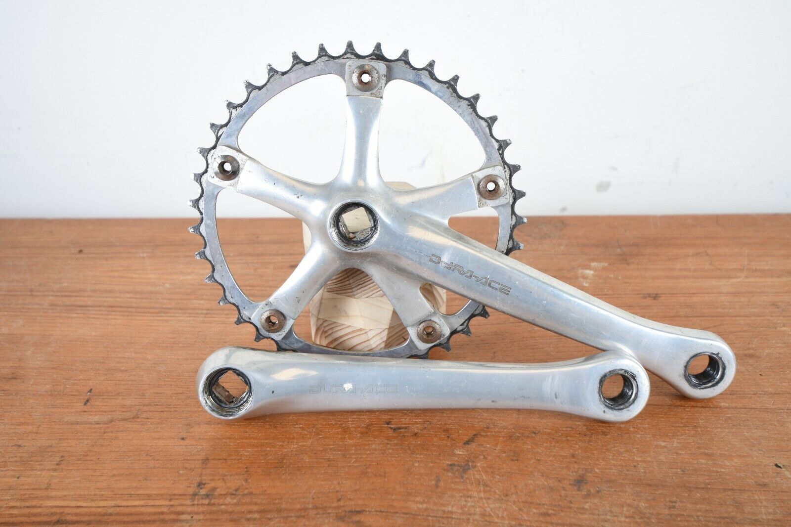 Vintage Shimano Dura-Ace FC-7410 Crankset 172.5mm W Vintage Shimano Dura-Ace FC-7410 Crankset 172.5mm W