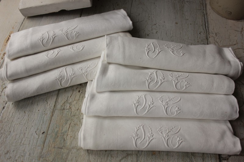 Set of 7 Napkins Vintage Damask French holiday Thanksgiving white