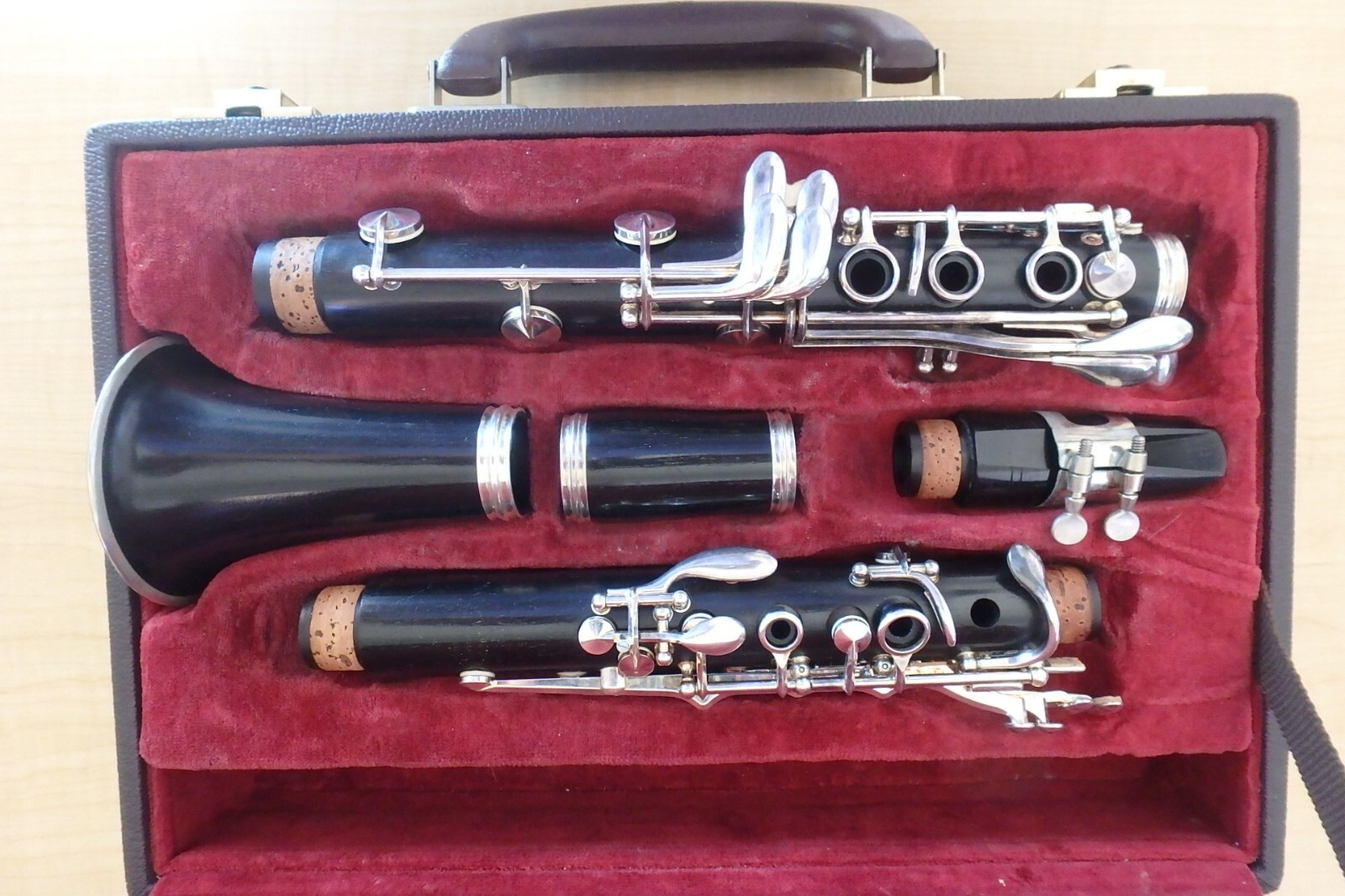Buffet Crampon Wood Clarinet with Hard Case - Good Condition Buffet Crampon Wood Clarinet with Hard Case - Good Condition