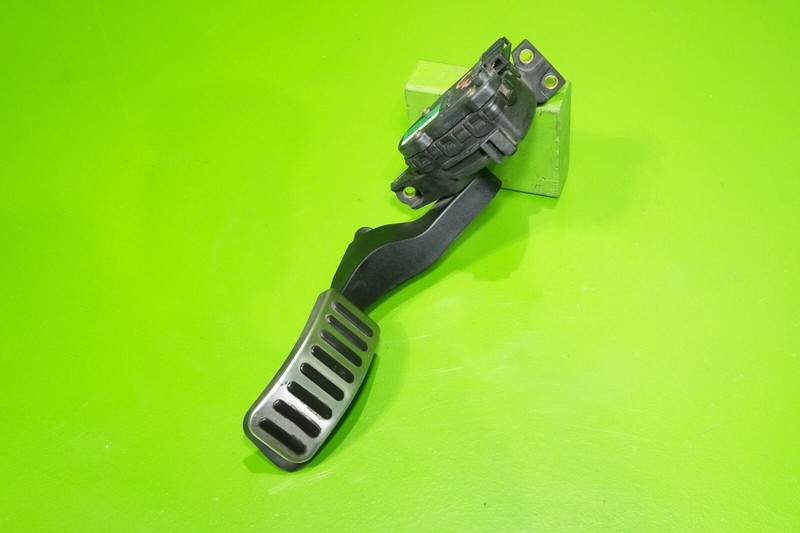 00-06 Audi TT OEM fuel gas accelerator pedal + bracket 1J1721503J Mk1