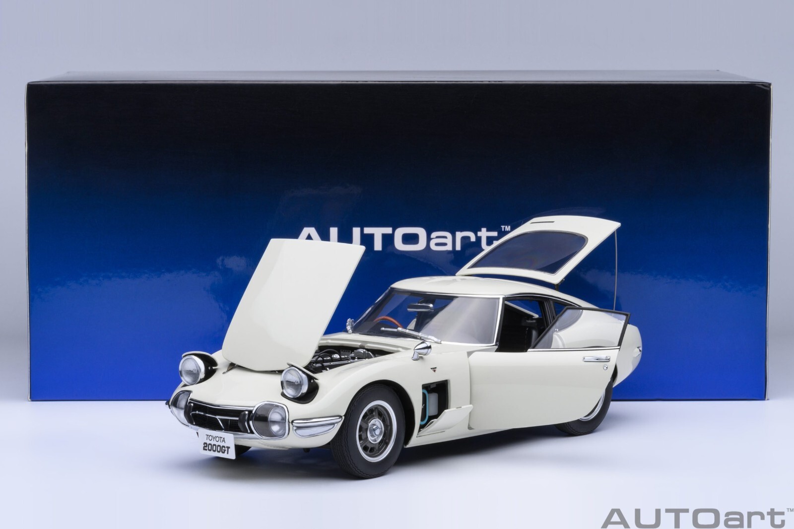 オートアート 1/18　トヨタ2000 GTクーペ(白) 1/18 AUTOart Toyota 2000 GT 2000GT (White with Wire Spoke