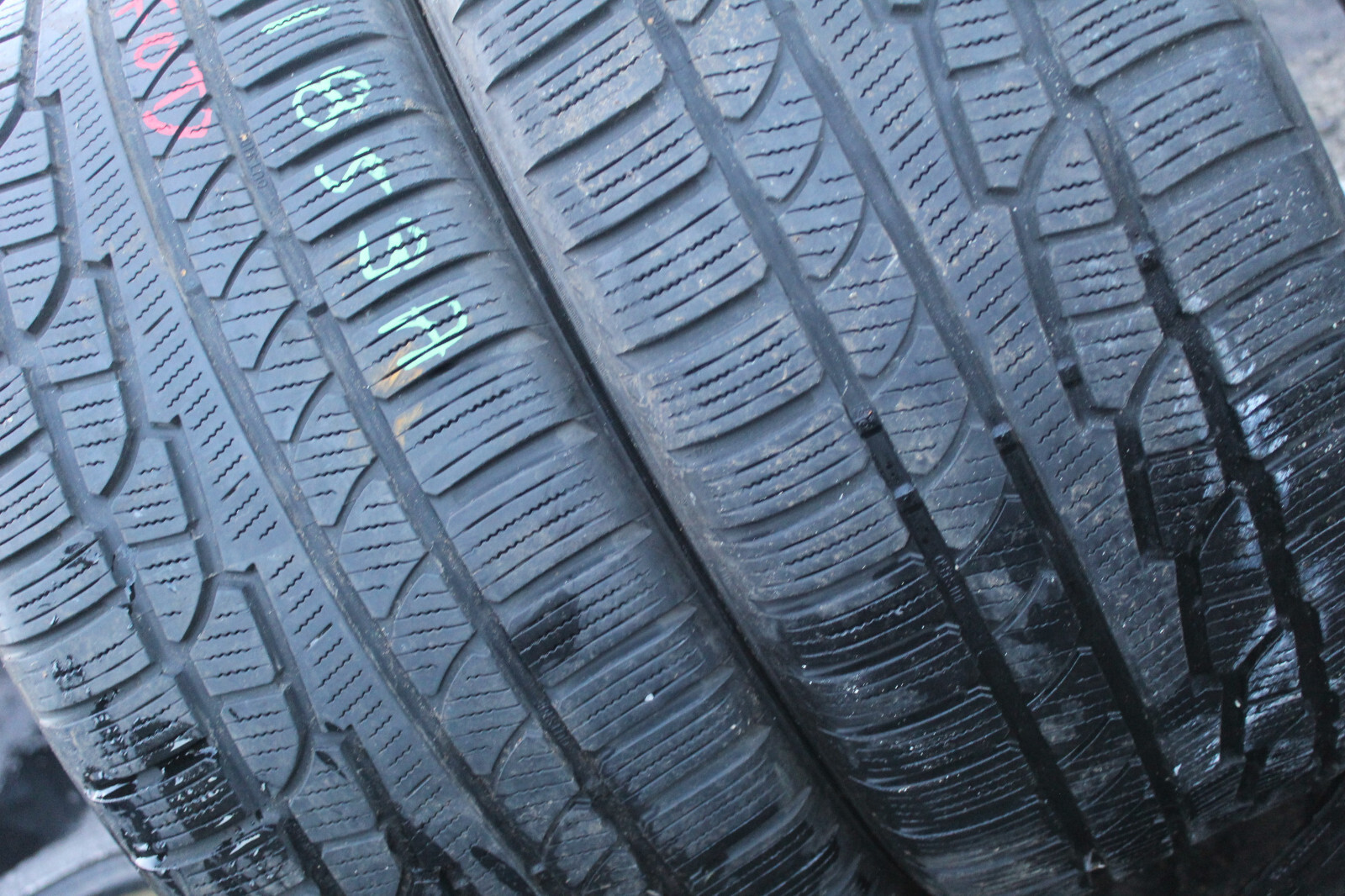 275 40 20 Nokian, Winter, XL, M+S, 106V, x2 A Pair, 7.0mm (f1_tyres) FOD L1853