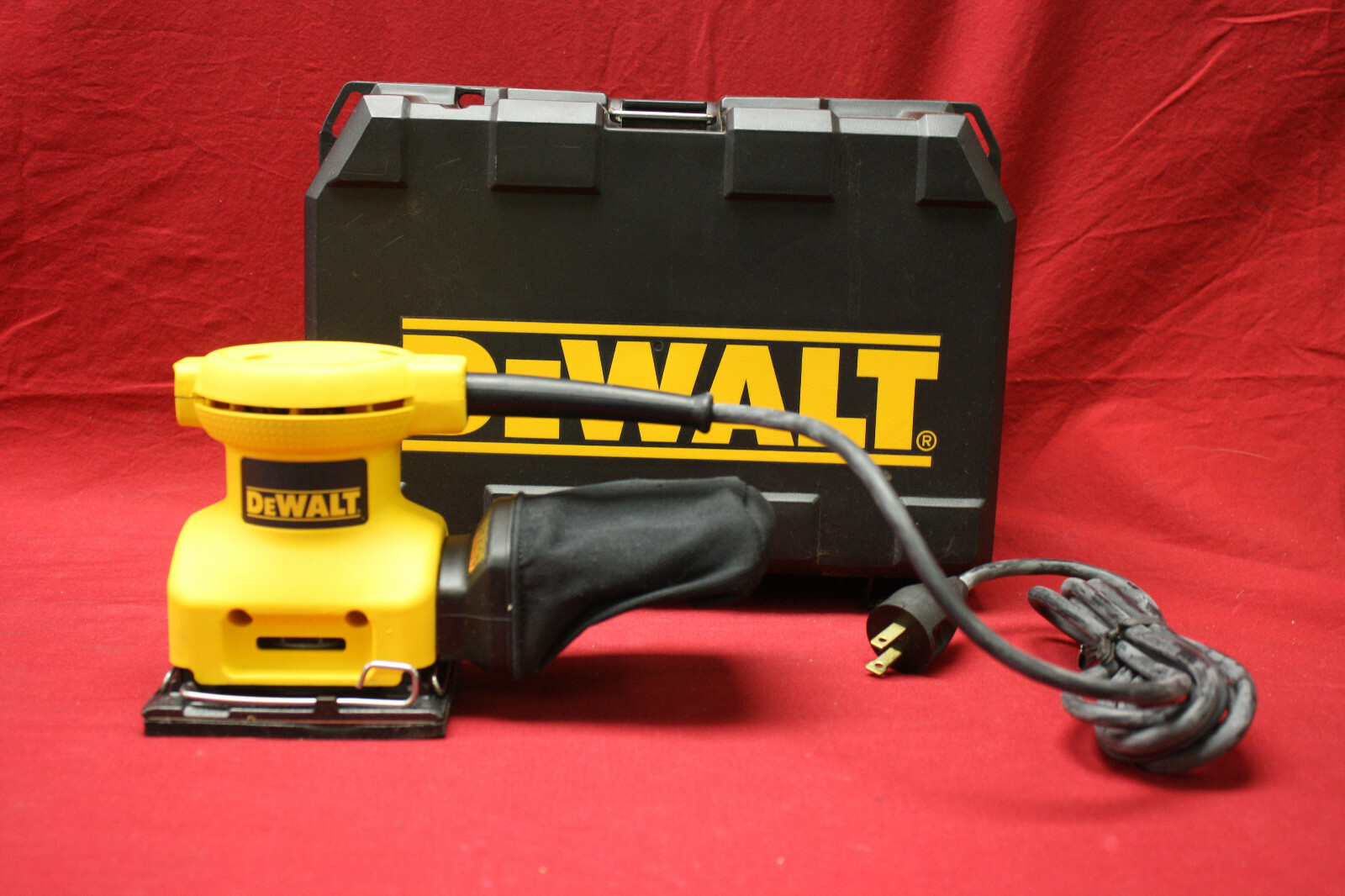 DeWALT DW411 1/4 Sheet Palm Grip Sander W/ Hard Case