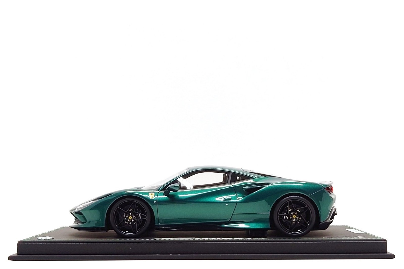 自動車 Ferrari F8 Tributo 1/18 BBR Models 1/18 BBR Ferrari F8 Tributo (White) Resin Car Model Limited