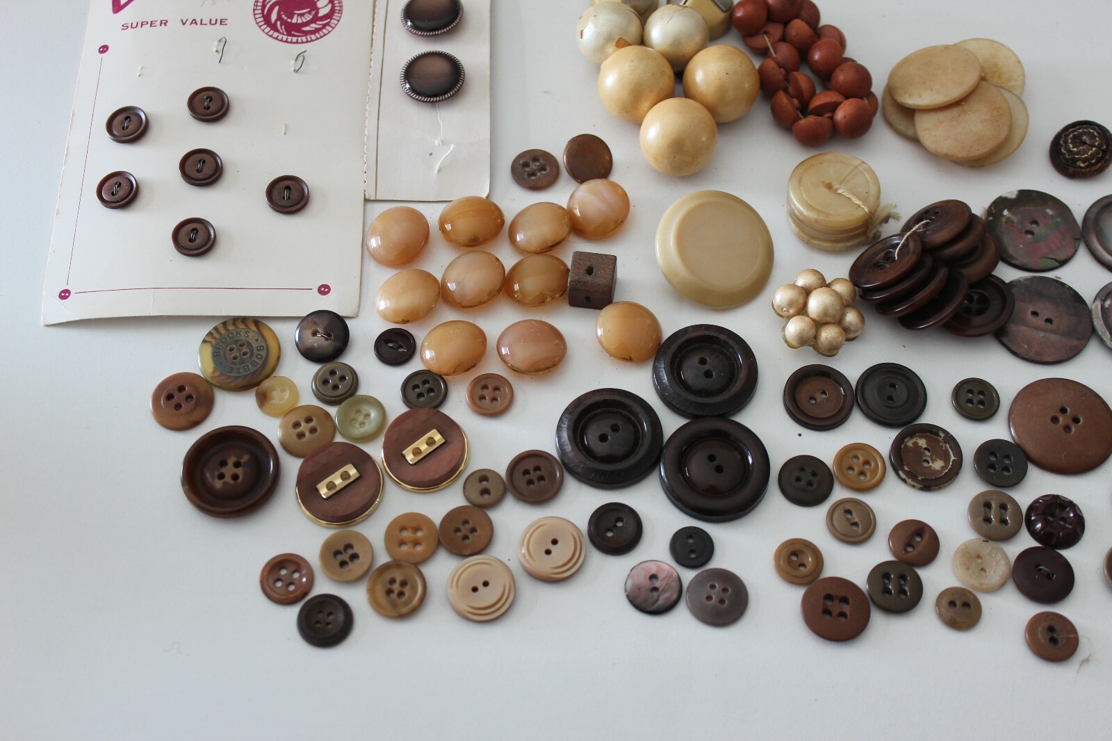 Lot Vintage Brown & Tan Glass Buttons  Inv. #163