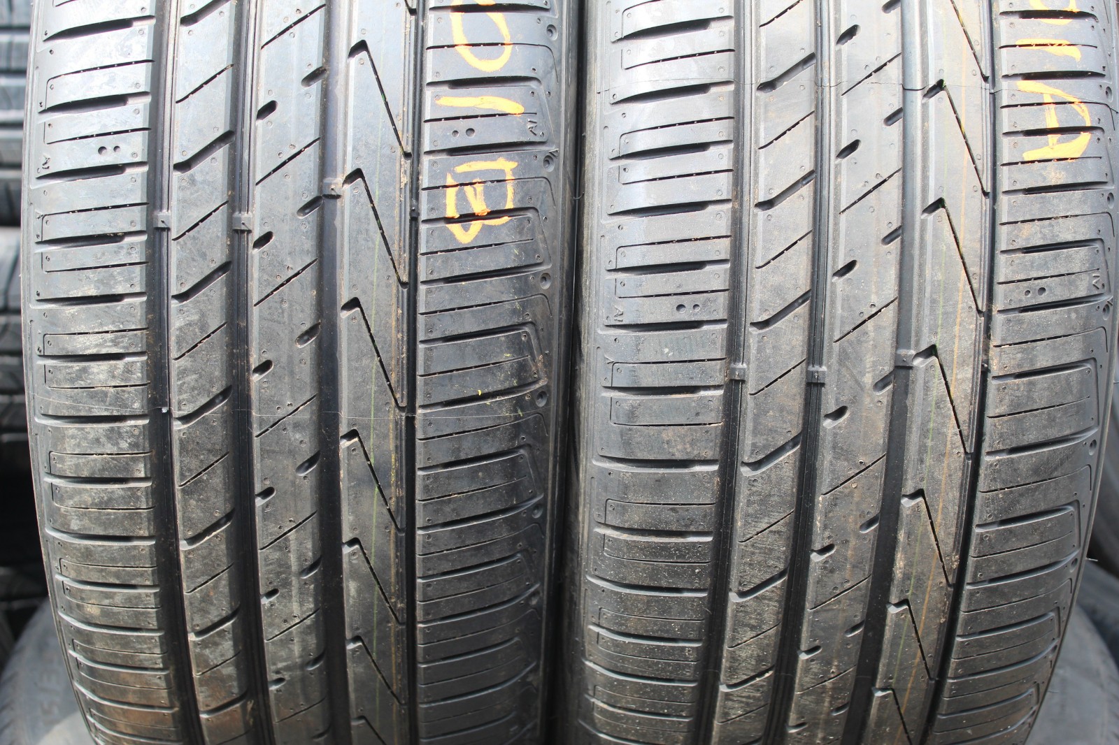 New 235 55 18 Hankook, Ventus S1 Evo 2 SUV, 100V, x1 Tyre (F1_tyres) L3701