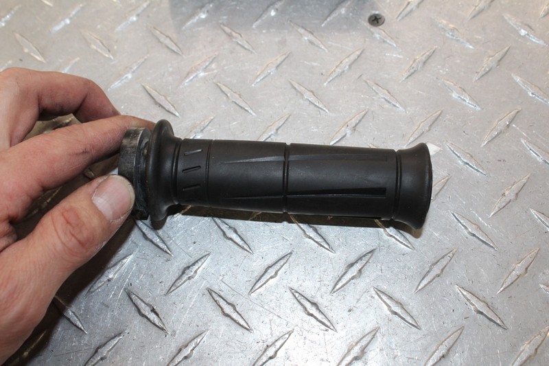 2014 KAWASAKI NINJA ZX6R ZX636E RIGHT LEFT CLIPON HANDLEBAR GRIPS