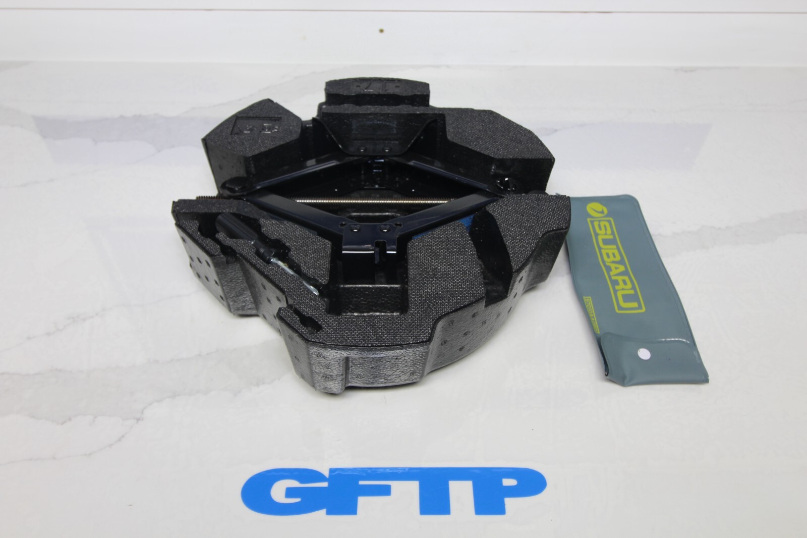 08-14 SUBARU WRX STI OEM SCISSOR JACK AND FOAM WITH