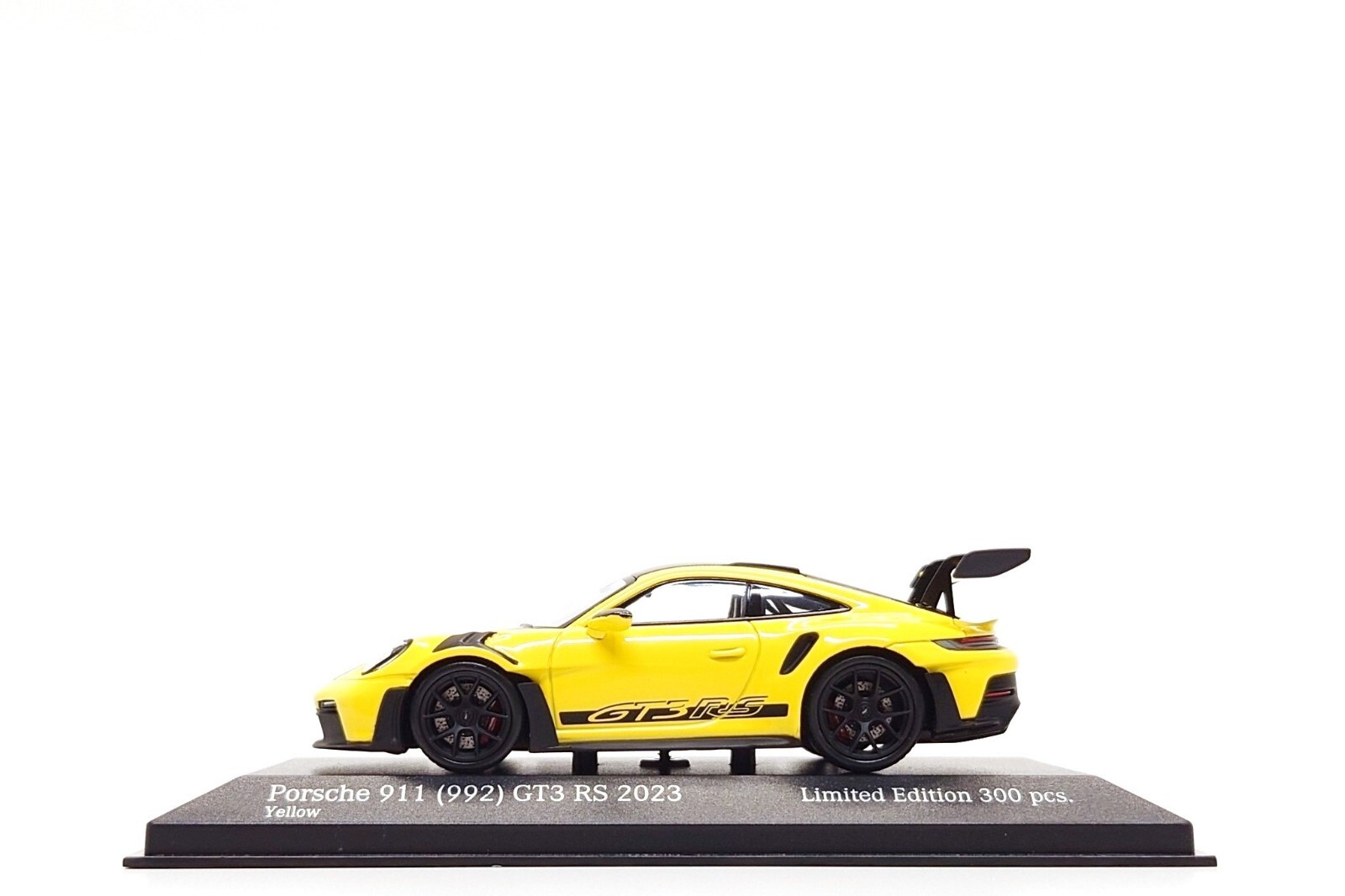 Minichamps 1:43 Porsche 911 GT3 RS (992) in Racing Yellow / Black Wheels | eBay Minichamps 1:43 Porsche 911 GT3 RS (992) in Racing Yellow / Black Wheels | eBay