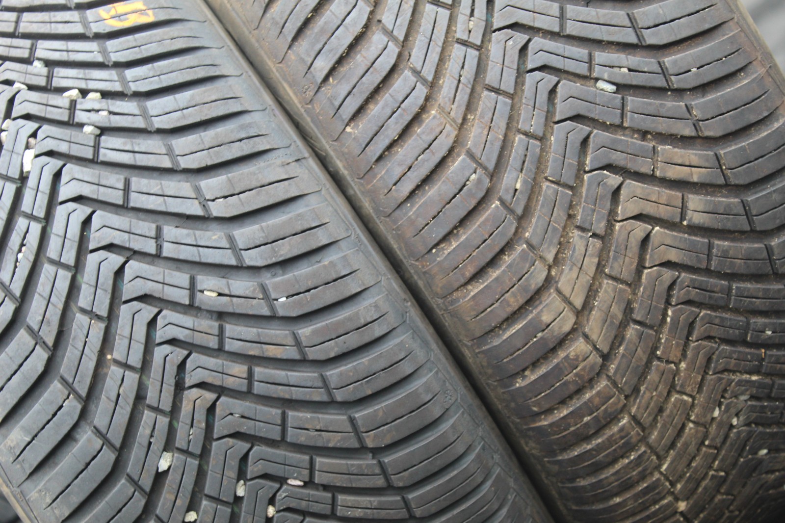235 55 17 Continental, All Season, XL, 103V, x2 A Pair 7.5mm (F1_tyres) L3690