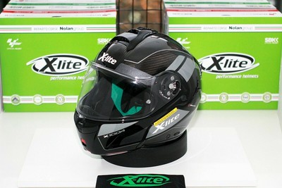 X-Lite X-1004 Ultra Carbon Charismatic N-Com (13 Glossy Black Chin Guard)