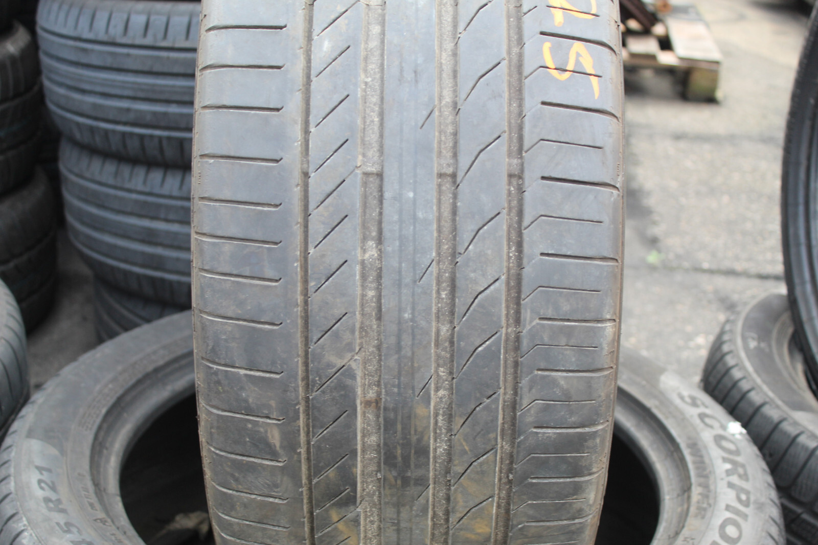 275 40 20 Continental, CSC 5, RunFlat, 106W, x1 Tyre 6.0mm (F1_tyres) L2625