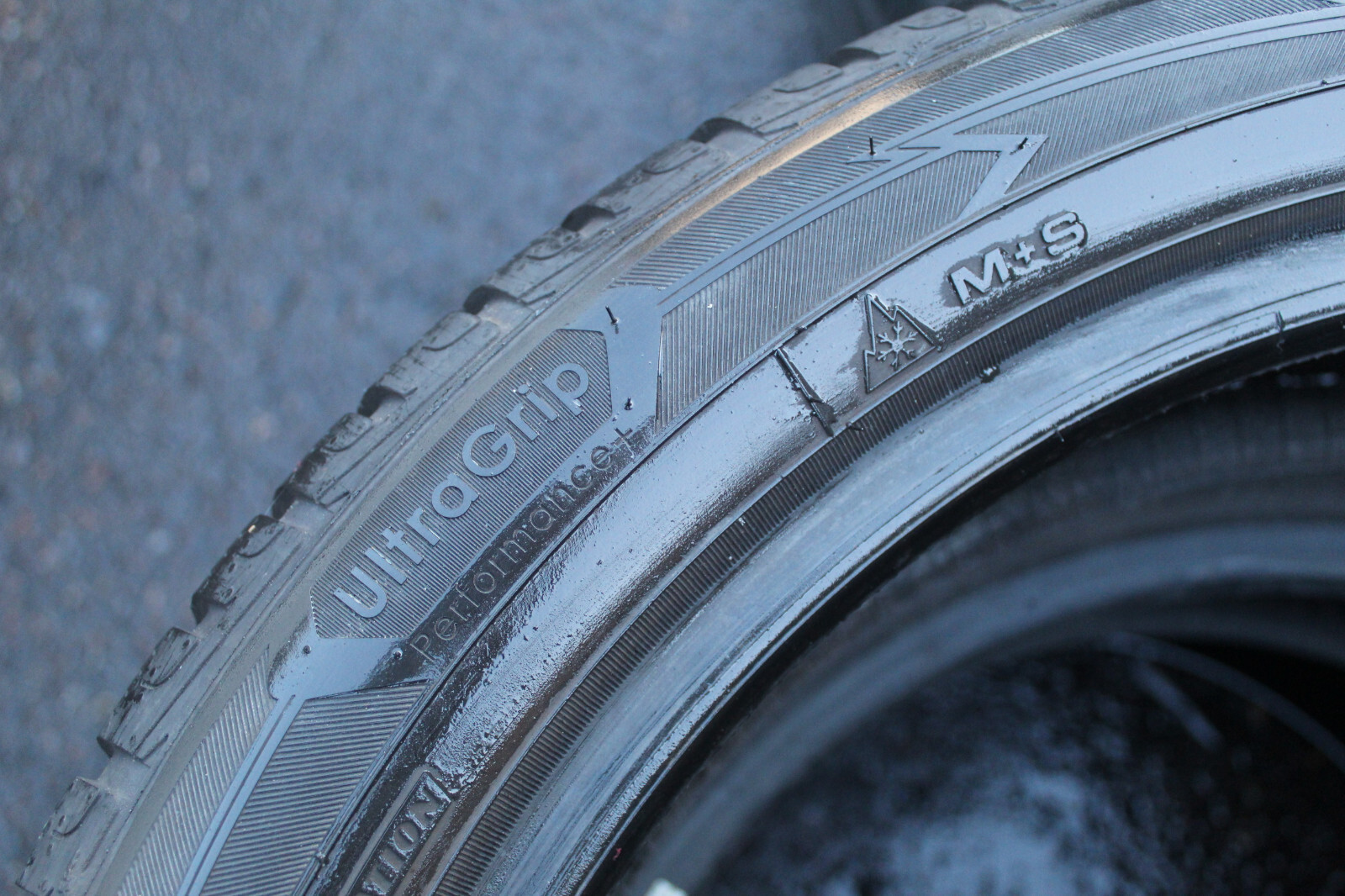 195 55 20 Goodyear, Winter, M+S, 95H, x2 A Pair 7.0mm (F1_tyres) L1842