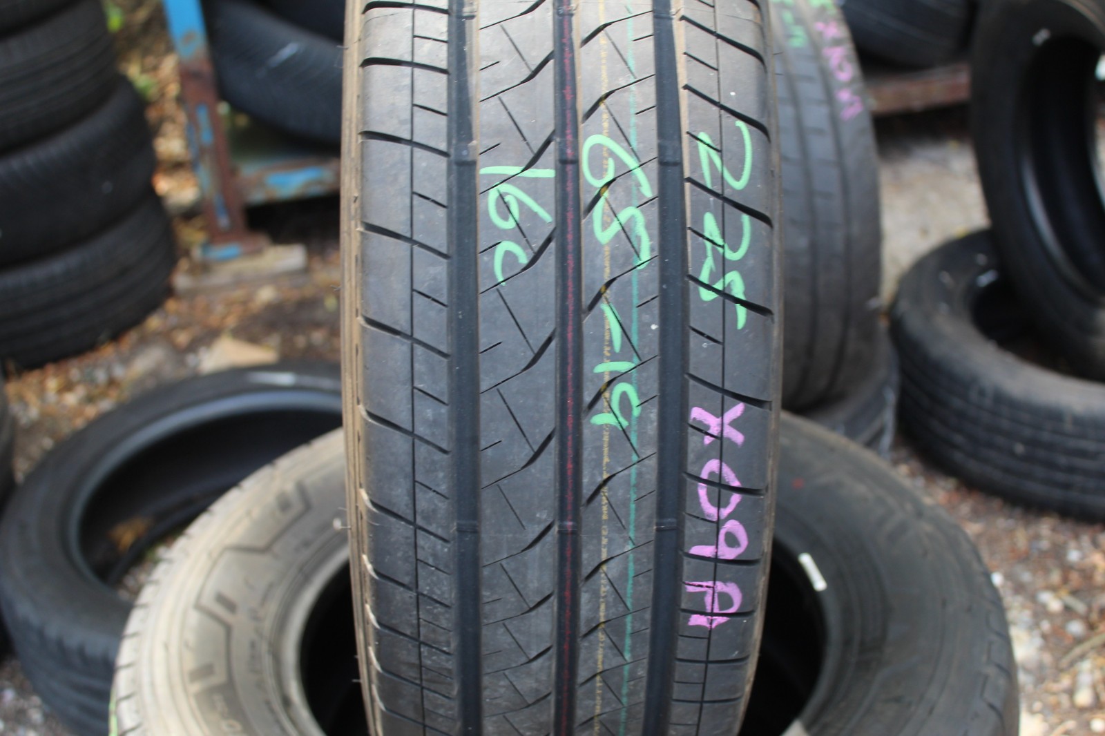 New 225 65 16C Bridgestone, Duravis R660 Eco, 112/110T, x1 Tyre (F1_tyres) X09