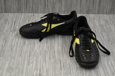 Kelme Ultra Jr Size 11.5 Black White Soccer Cleats Shoes
