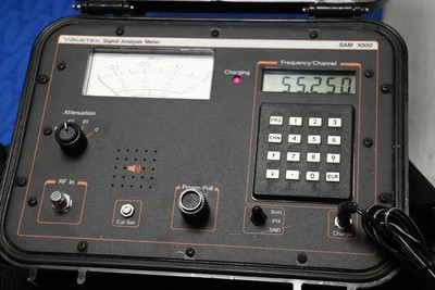 WAVETEK SAM 1000 Signal Analysis Meter SLM 50-557.875 MHz w/ Calibration Tool ++