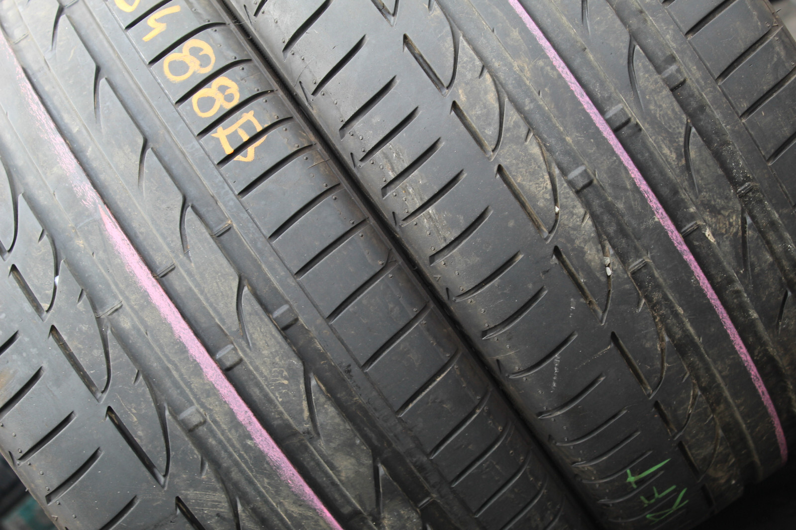 245 35 18 Bridgestone, RunFlat, Star, 88Y, x2 A Pair 6.7mm (F1_tyres) L3488