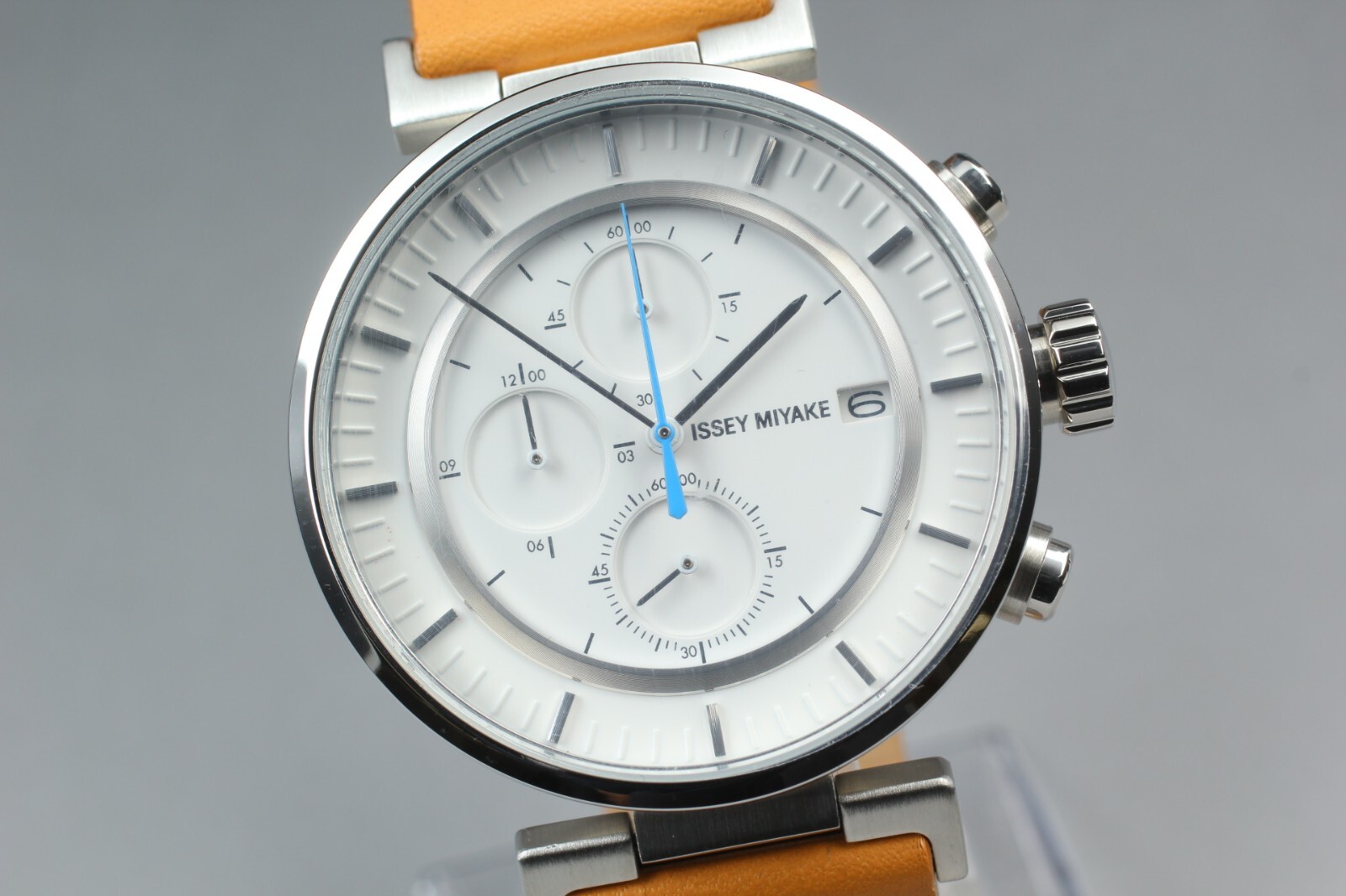 良品　ISSEY MIYAKE  クロノグラフ ウォッチ VK67-0010 ISSEY MIYAKE VK67-0010 White Chronograph Quartz Men's Watch
