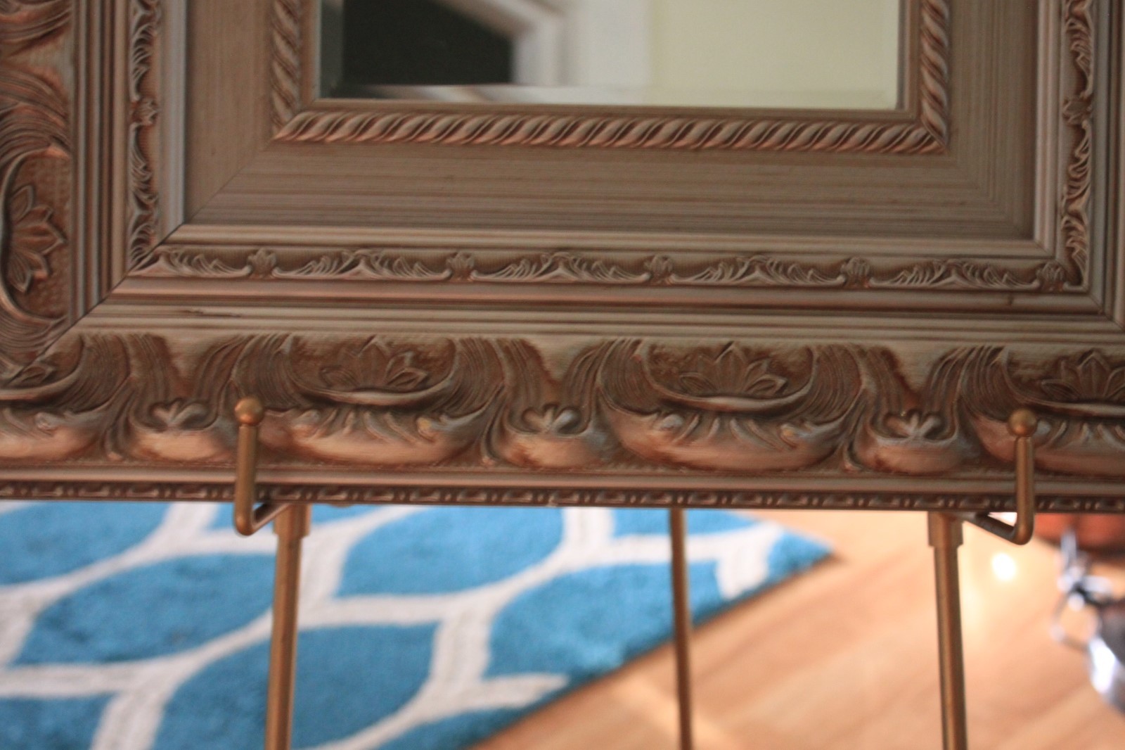 NICE! VINTAGE  ORNATE  WALL MIRROR