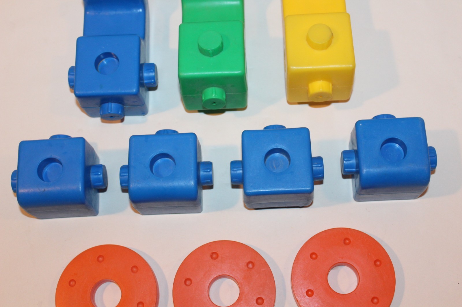 TupperToys Kup-L-Ups Snap Together Blocks