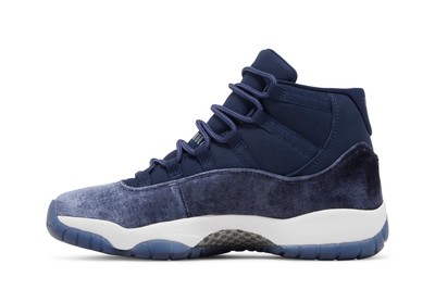 Pre-owned Jordan Air  Wmns Air  11 Retro 'midnight Navy Velvet' Ar0715-441 In White