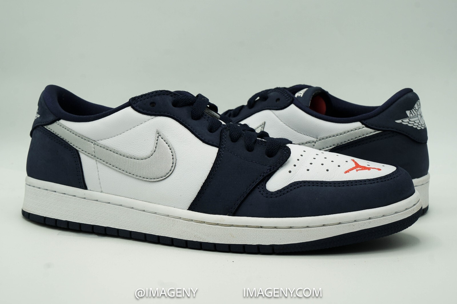 AIR JORDAN 1 RETRO LOW SB USED SIZE 9.5 MIDNIGHT NAVY