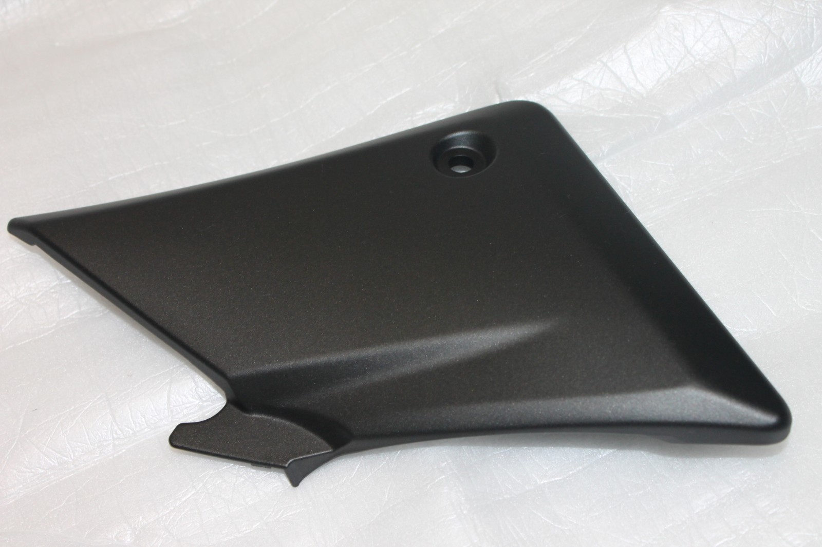 NEW LEFT FRAME COVER 47211-16G00-YAD FOR SUZUKI SV1000 AND