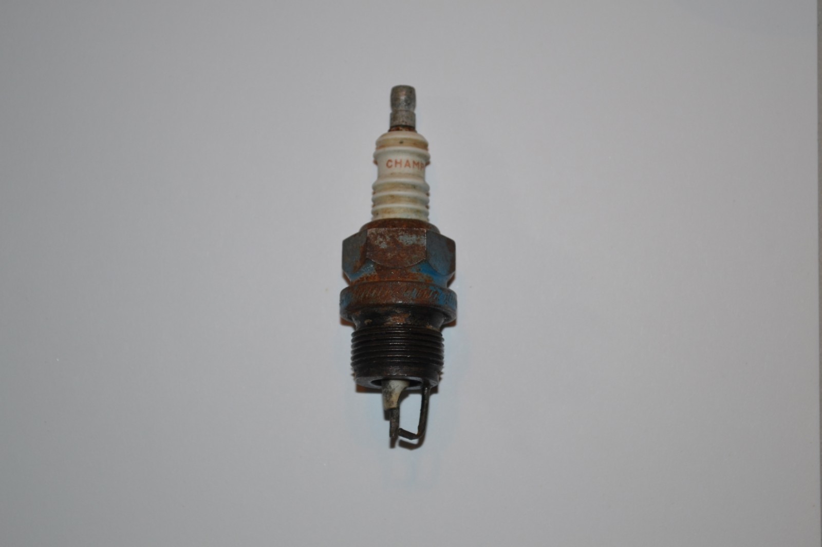 VINTAGE CHAMPION W-89D SPARK PLUG HIT MISS