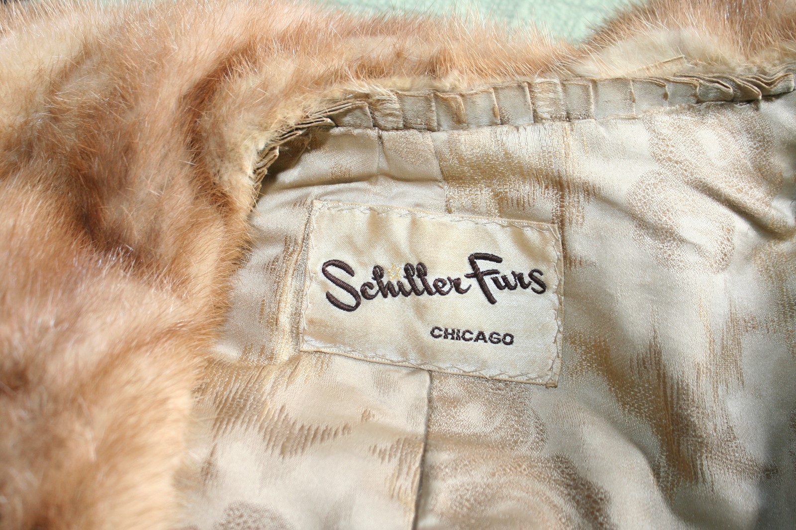 Vintage Schiller Furs Chicago Red Fox Shoulder Wrap Wedding Prom Banquette Forma
