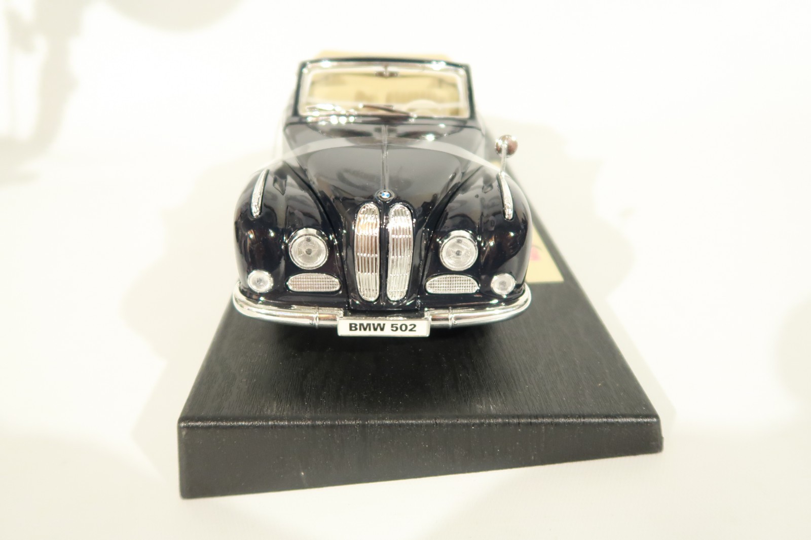 Black Maisto Special Edition 1:18 Scale 1955 BMW 502 Car w/ Box