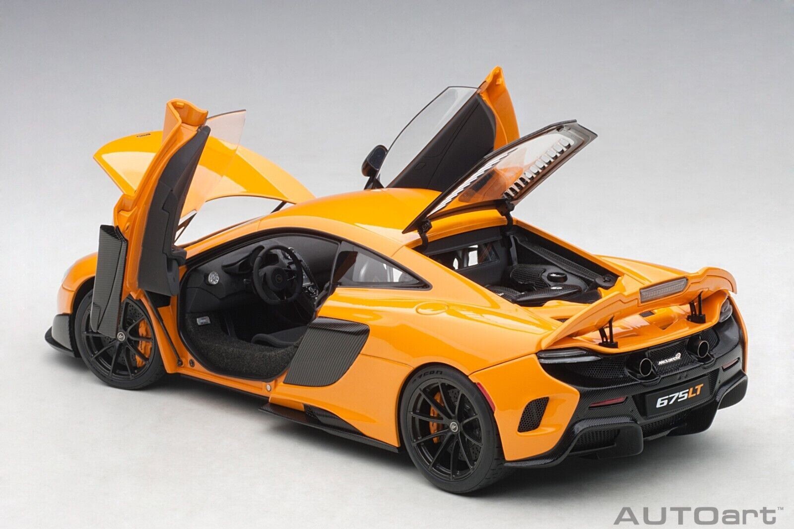 1/18 Mclaren 675LT McLaren Orange Composite Model Car By 1/18 Mclaren 675LT McLaren Orange Composite Model Car By