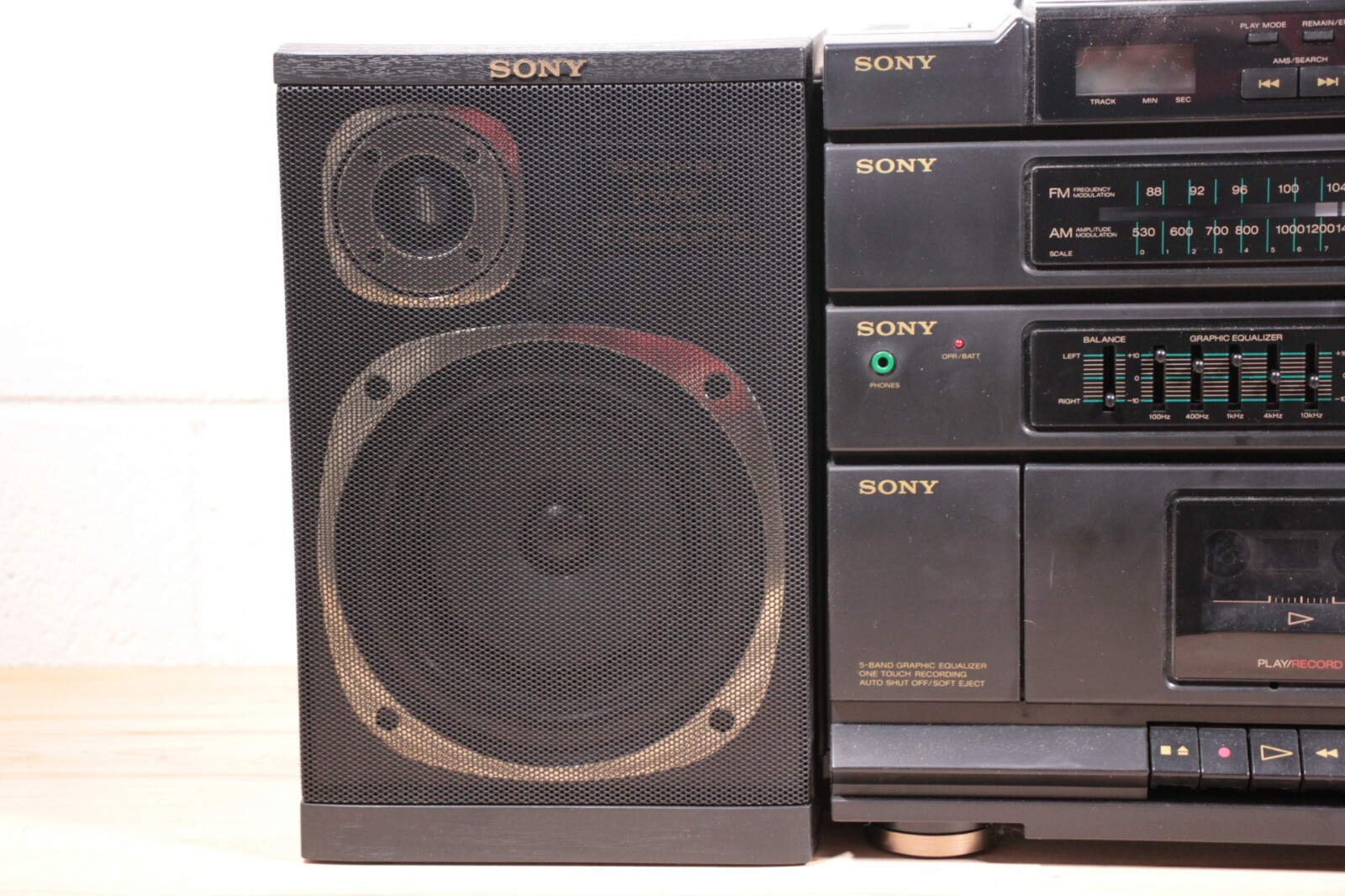 Sony Boombox CFD-454 stereo CD Cassette player recorder AM/FM radio w/ equalizer