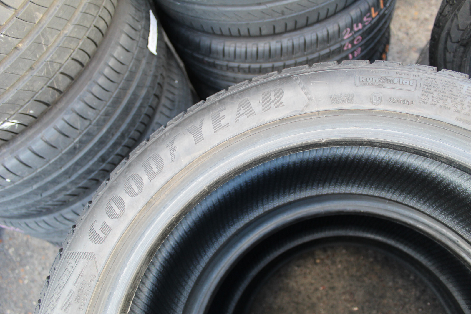 245 45 18 Goodyear, RunFlat, Winter, XL, 100V, x2 A Pair 6.5mm (F1_tyres) L1602