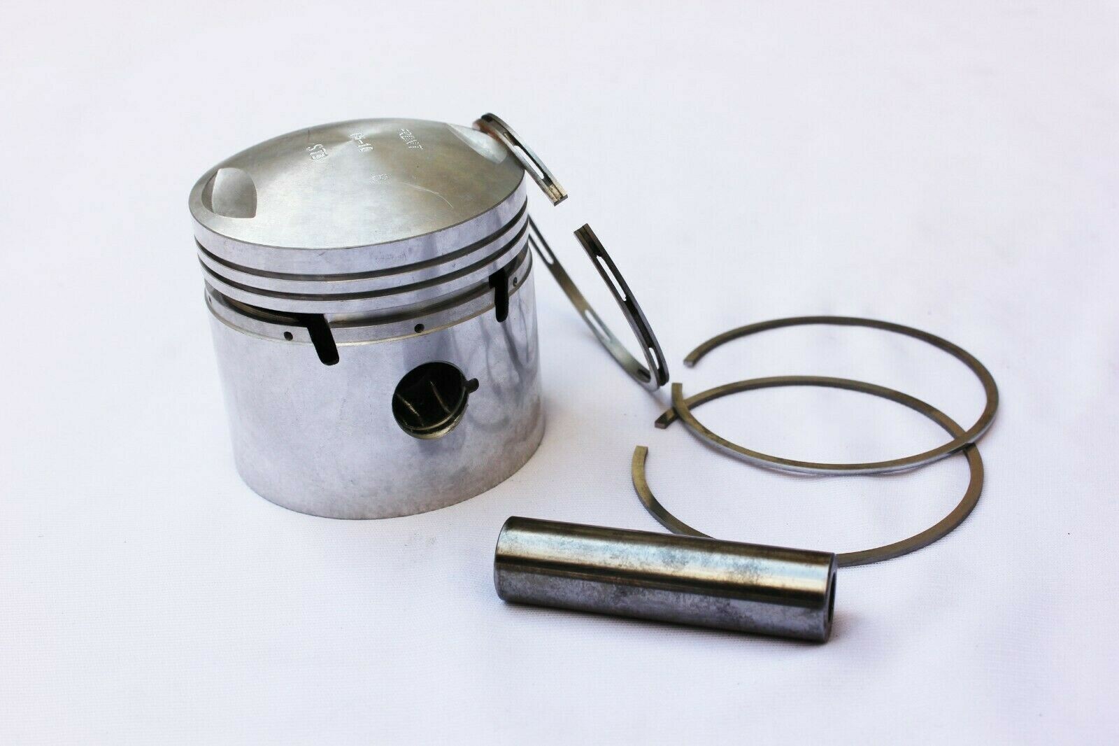 FOR ROYAL ENFIELD BULLET 500cc STANDARD SIZE COMPLETE PISTON KIT . QUALTY 