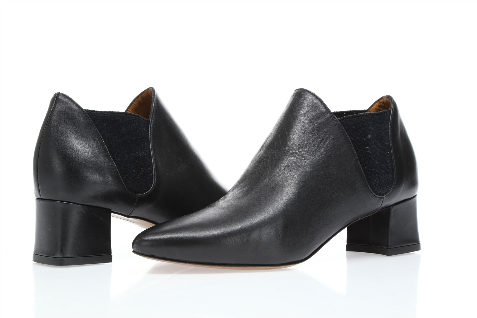 Aquatalia Women's black leather pull on booties sz. 5.5
