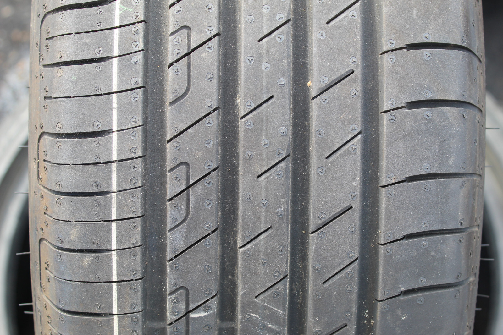 New 215 55 18 Goodyear, Efficient Grip, 95H, x1 Single Tyre (F1_tyres) L3438