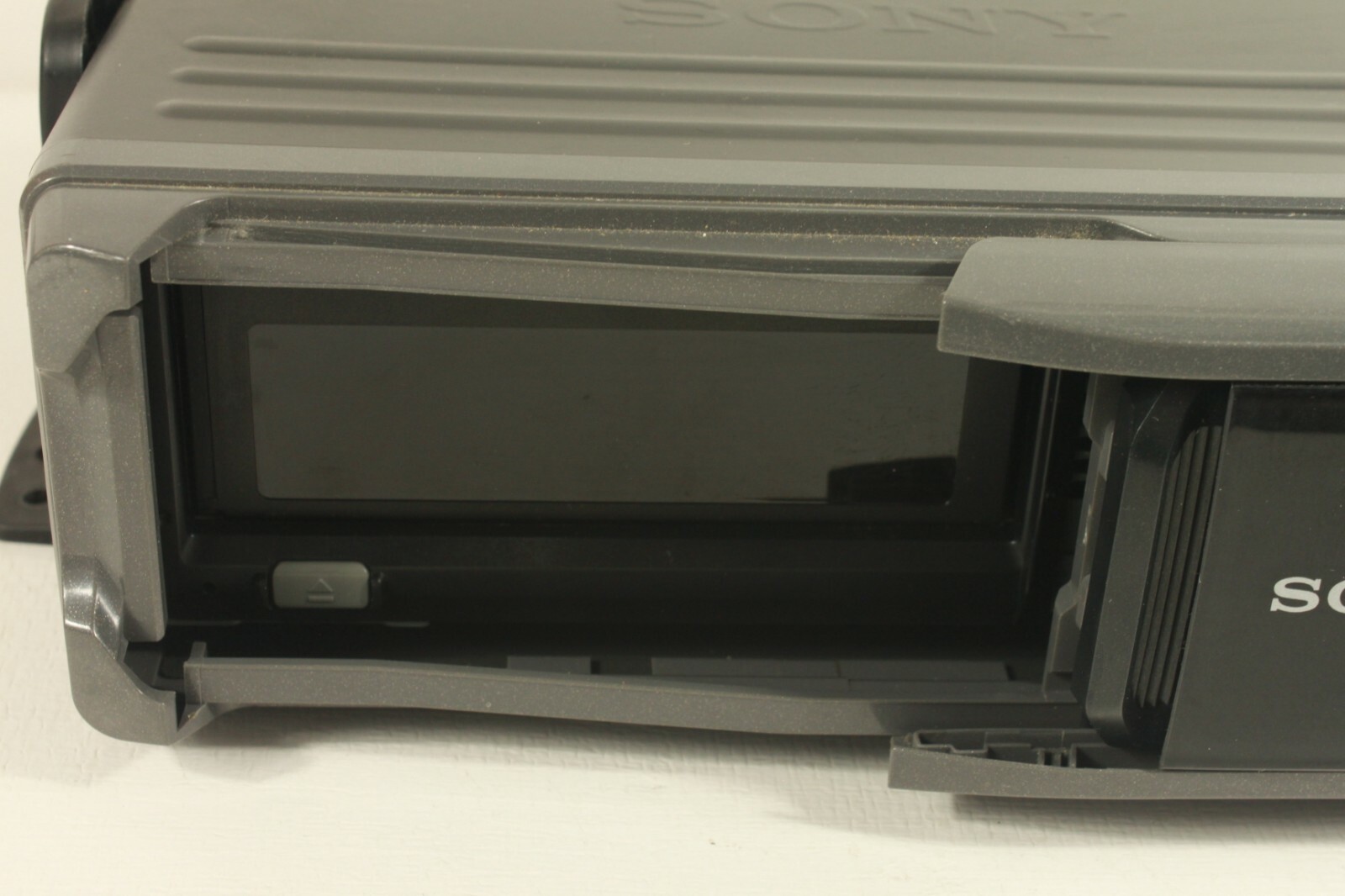 SONY CDX 530RF, car, 10 CD changer,untested-no cables. (ref B 584)