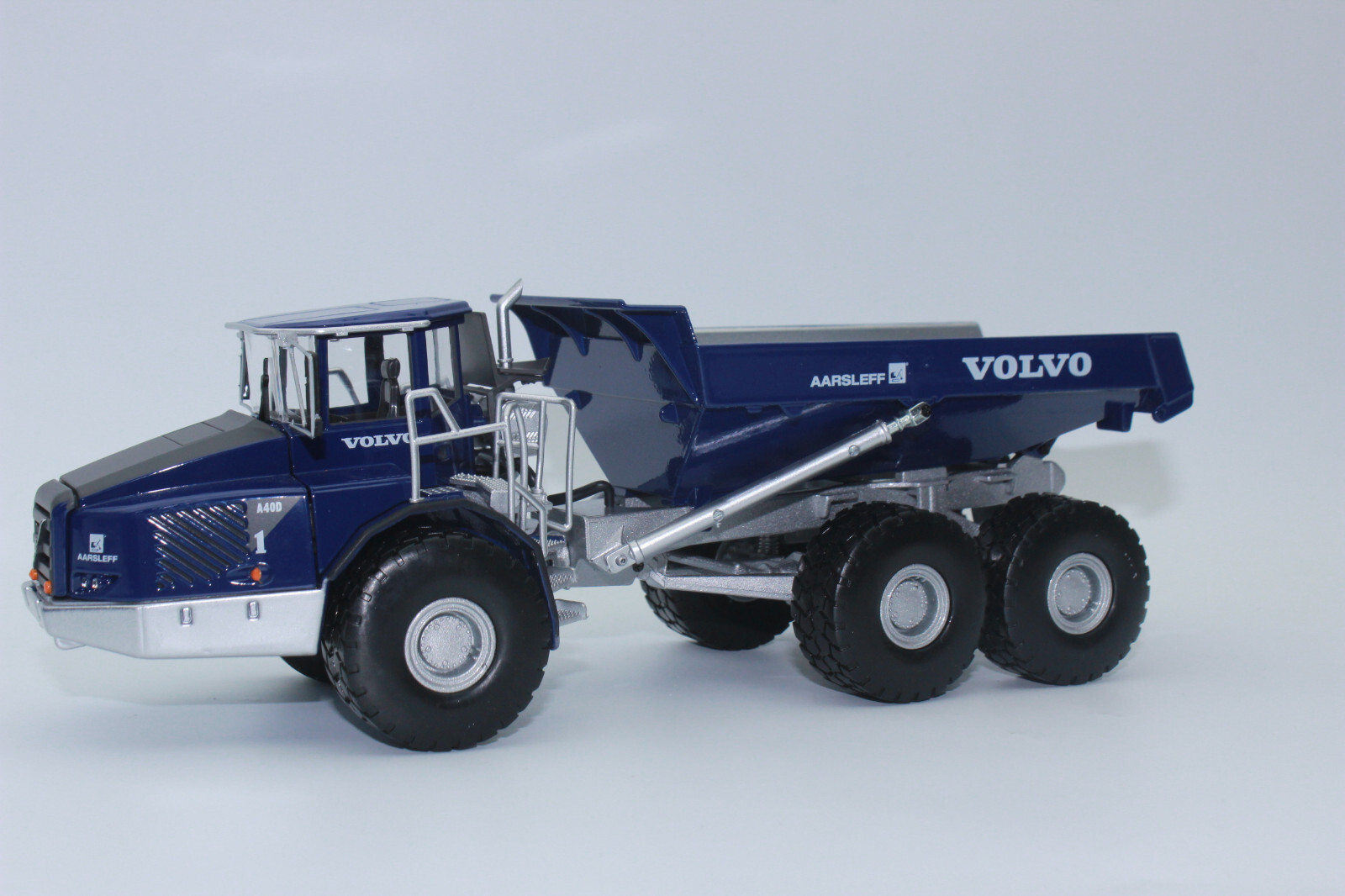 MOTORART 1/50 VOLVO Refuse Truck 清掃車 MOTORART 1/50 VOLVO