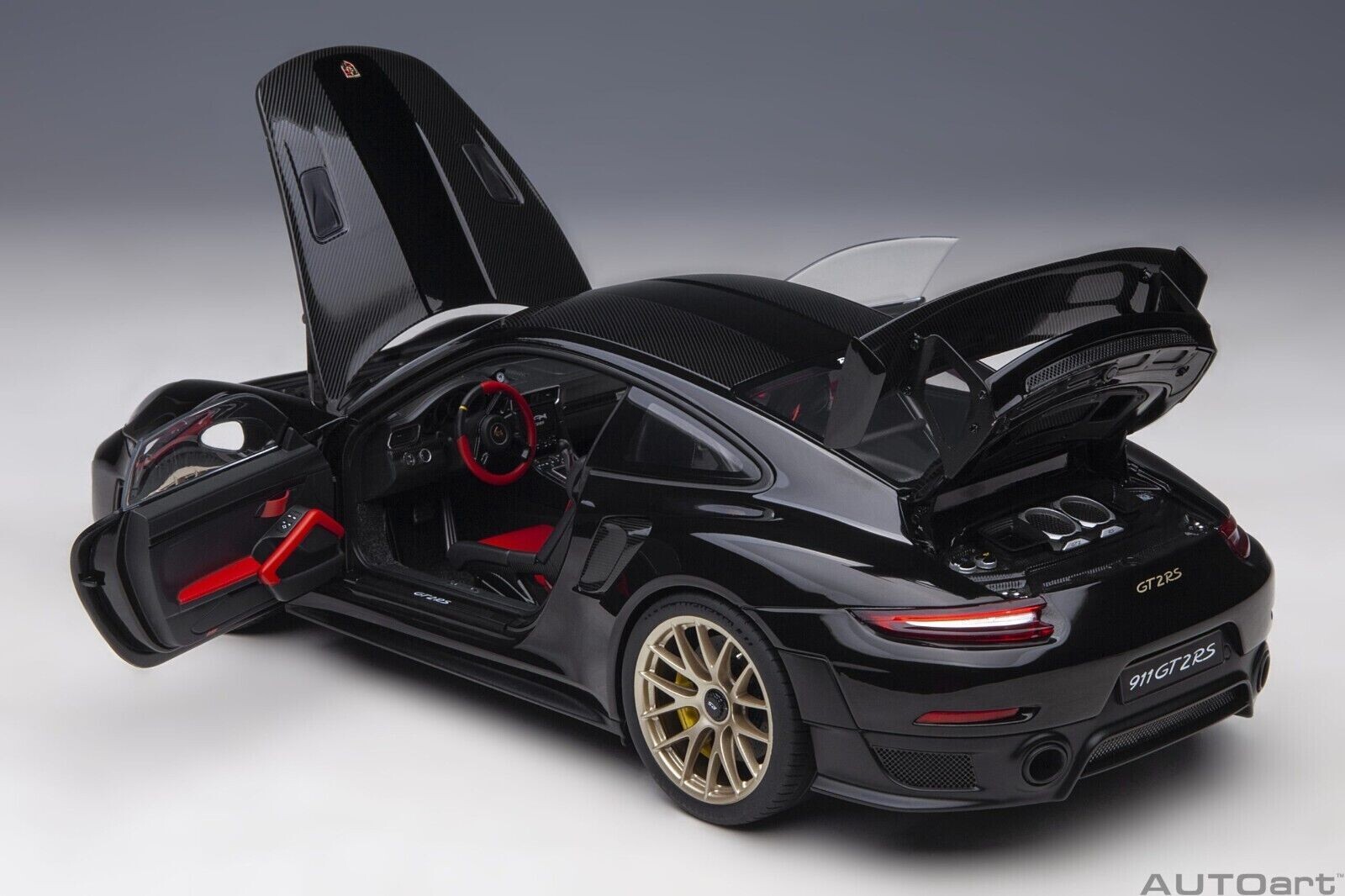 オートアート AUTOart ポルシェ911「991.2 GT2 RS」 s-l400.jpg