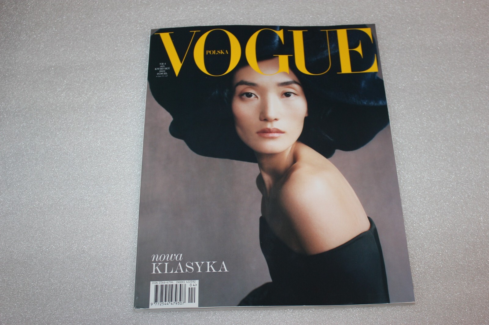 女性情報誌 Vogue Poland Magazine April 2023 Vogue Polska POLAND 4/2023 - Irving Penn POLISH MAGAZINE v2