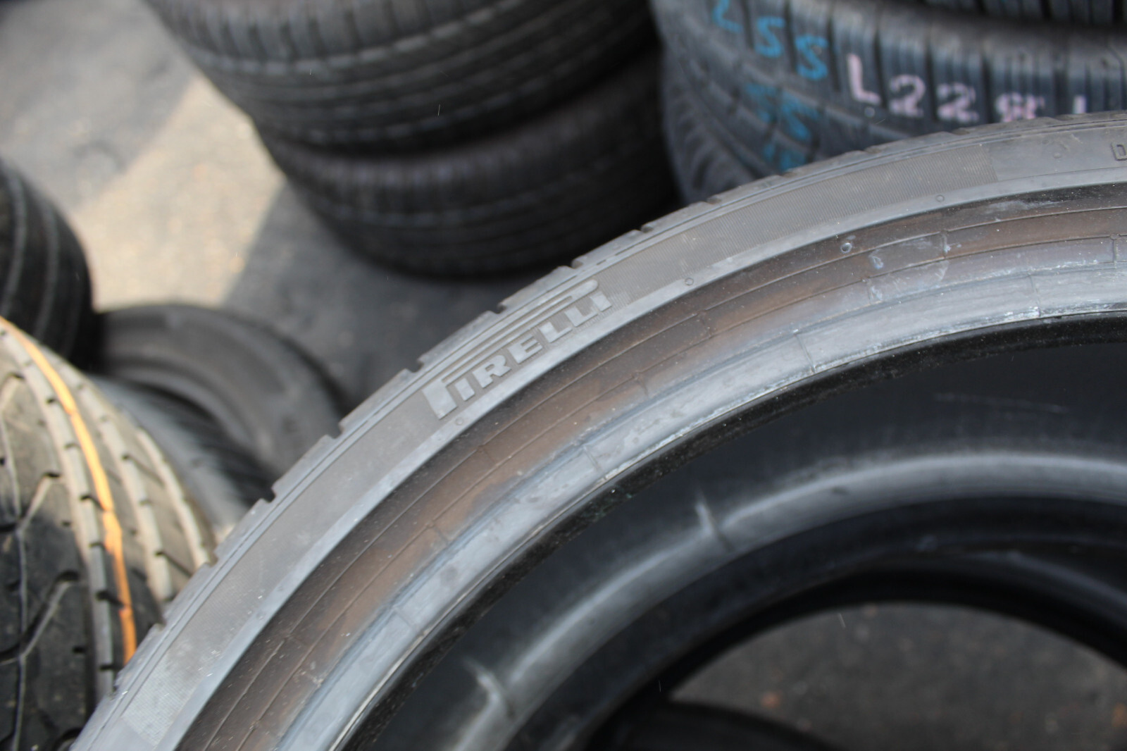 275 30 20 Pirelli, RunFlat, XL, MOE, 97Y, x2 A Pair 6.0mm (F1_tyres) L2630
