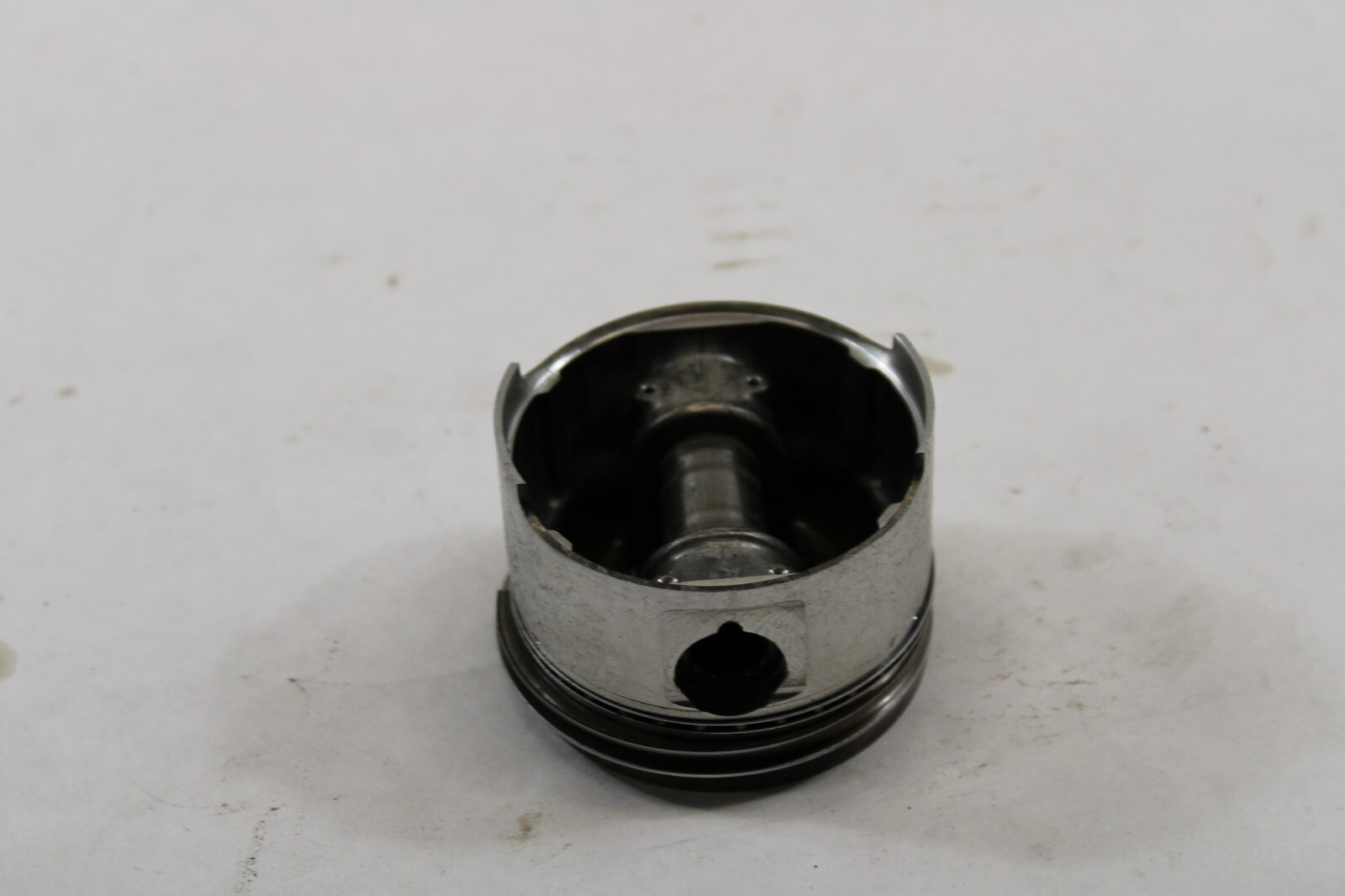 ん Piston (STD) 12111-49222 1980 Suzuki GS1100 Red | eBay