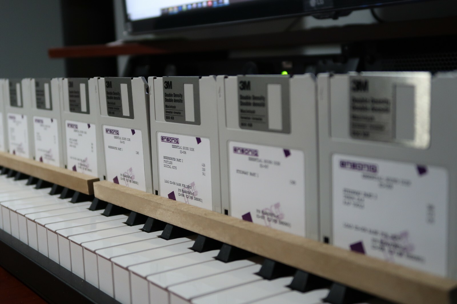 ENSONIQ EPS 16 PLUS 部品FDD ENSONIQ EPS 16 PLUS 部品FDD - メルカリ