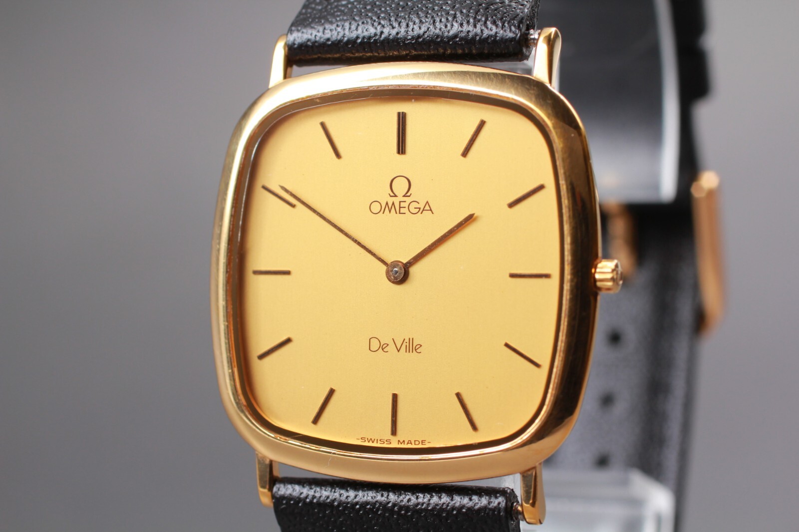 OMEGA De Ville クォーツ ゴールド　vintage OMEGA オメガ DE VILLE デビル スクエア ウォッチ 腕時計